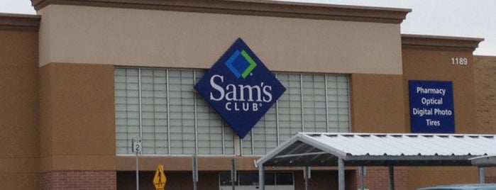 Sam's Club is one of Lugares favoritos de Alyssa.