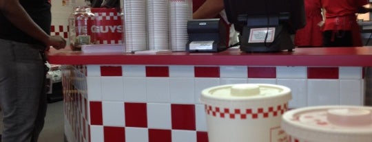 Five Guys is one of Lieux qui ont plu à Clementine.