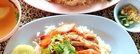 ข้าวมันไก่เมืองตรัง is one of ♫♪♪ Favorite Food ♪♫.