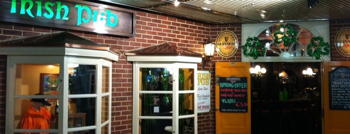 Irish Pub is one of สถานที่ที่ Cristi ถูกใจ.