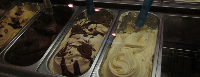 D’Ambrosio Gelato is one of Lieux qui ont plu à Robby.