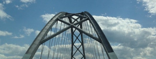 New Champlain Bridge is one of Crispinさんのお気に入りスポット.