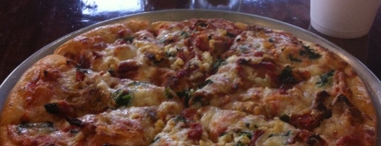 Bacci's Pizza & Pasta is one of Posti che sono piaciuti a KATIE.