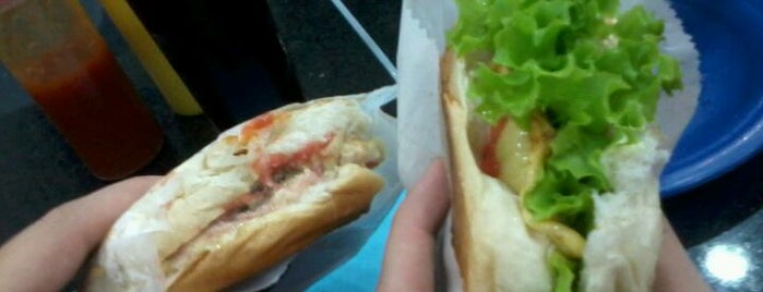 Hamburguer do Seu Oswaldo is one of Best Burgers por aí....