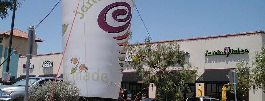 Jamba Juice is one of Locais curtidos por Henoc.