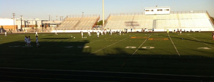 East Central Stadium is one of สถานที่ที่ Raul ถูกใจ.