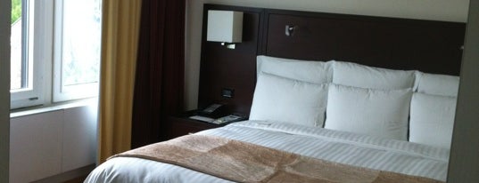 Zurich Marriott Hotel is one of P.O.Box: MOSCOW'un Beğendiği Mekanlar.