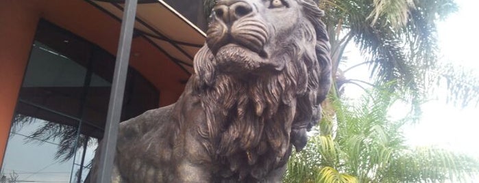 Twin Lions is one of Lieux sauvegardés par Teodoro.