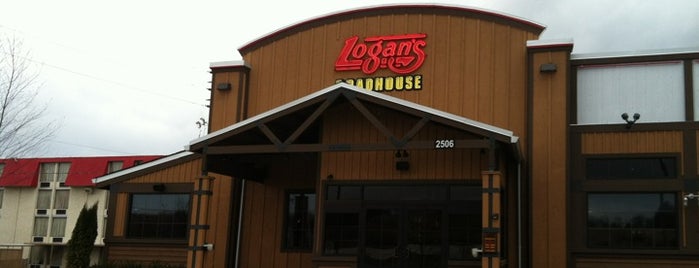 Logan's Roadhouse is one of สถานที่ที่ Steve ถูกใจ.