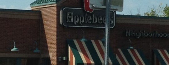 Applebee's Grill + Bar is one of Orte, die Joe gefallen.