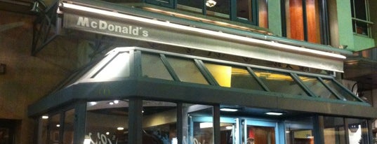 McDonald's is one of Orte, die Felix gefallen.