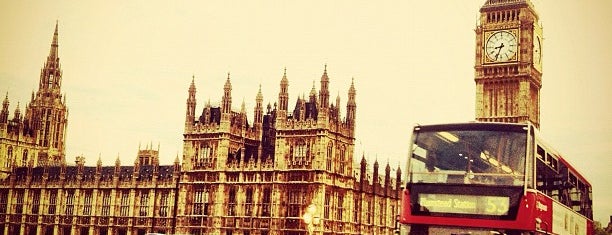 Elizabeth Tower (Big Ben) is one of London Oxford St to West End.