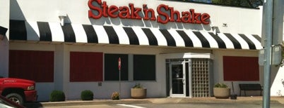 Steak 'n Shake is one of สถานที่ที่ Ray ถูกใจ.