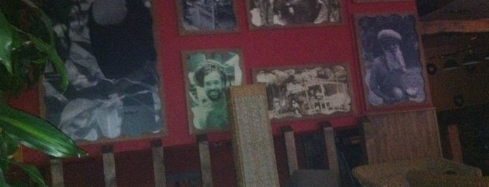 Marley's Cafe is one of สถานที่ที่ Claudia ถูกใจ.