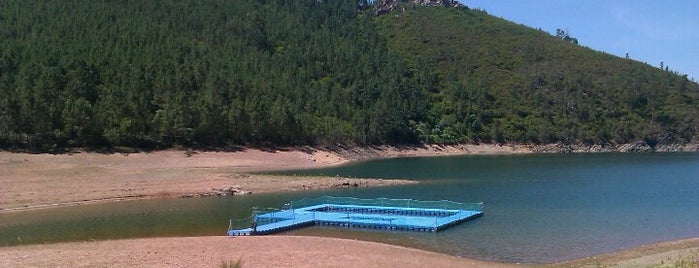 Praia Fluvial de Fernandaires is one of Sofia'nın Beğendiği Mekanlar.