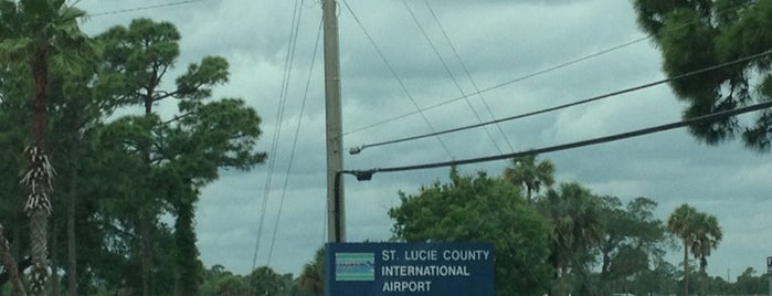 St. Lucie County International Airport (FPR) is one of Orte, die Michael gefallen.