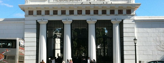 Cimitero della Recoleta is one of Buenos Aires.