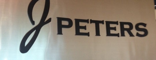 J Peters Grill & Bar is one of สถานที่ที่บันทึกไว้ของ Anthony.