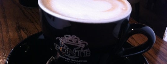 Fonté Café & Wine Bar is one of Coffee spots!.