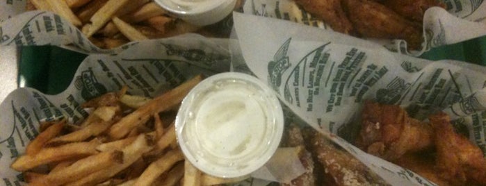 Wingstop is one of Locais curtidos por Helene.
