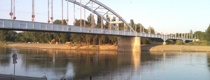 Belvárosi híd is one of Locais curtidos por Catalin Ionut.