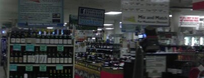 Kappy's Liquors is one of Tempat yang Disukai Jessica.