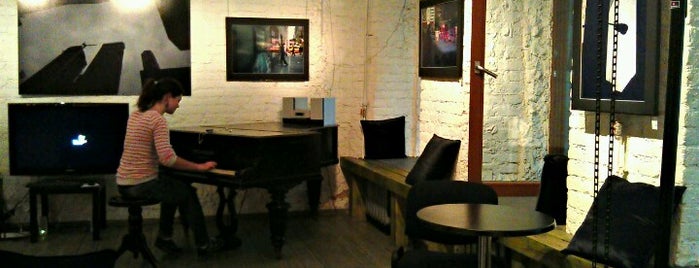 Places with piano in Piter