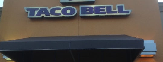 Taco Bell is one of Locais curtidos por Bev.