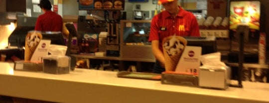 McDonald's is one of Posti che sono piaciuti a Hector.