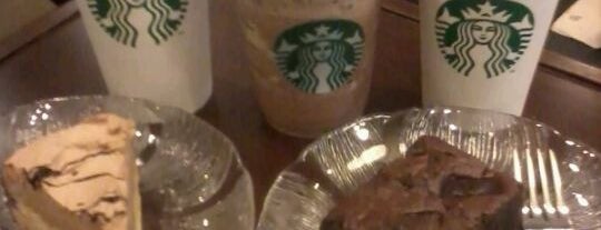 Starbucks is one of Locais curtidos por Riana.