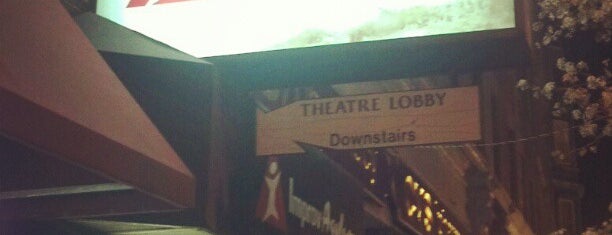 Improv Asylum Theatre is one of Nearby Neighborhoods: The North End.