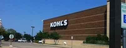 Kohl's is one of Lugares favoritos de Debbie.