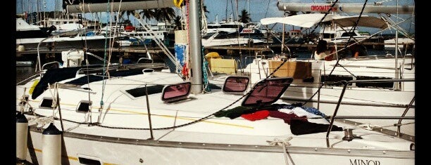 Virgin Gorda Yacht Harbour is one of Posti che sono piaciuti a Aristides.