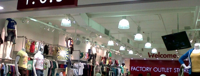 F.O.S (Factory Outlet Store) is one of Shopping @ Kelantan.
