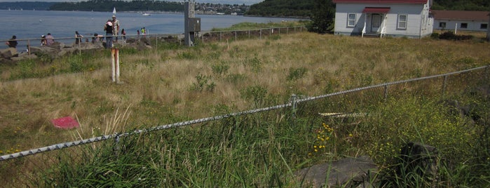 Discovery Park West Pt. Lighthouse is one of Orte, die Robby gefallen.