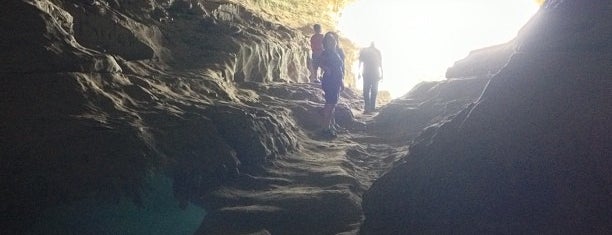 Cave-in-Rock is one of Tempat yang Disukai Rew.