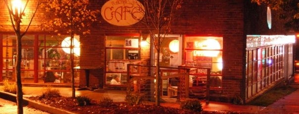 Rachael's Cafe is one of สถานที่ที่ John ถูกใจ.
