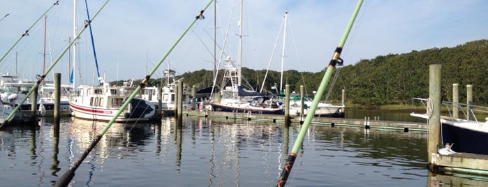 Saquatucket Harbor is one of Tempat yang Disukai Ann.