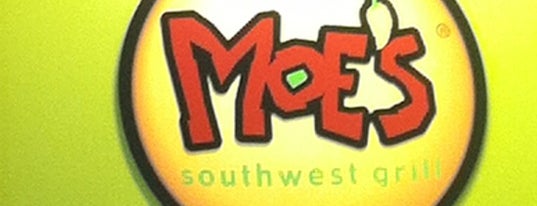 Moe's Southwest Grill is one of Tempat yang Disukai Nat.
