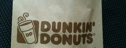 Dunkin' is one of Locais curtidos por Ann.