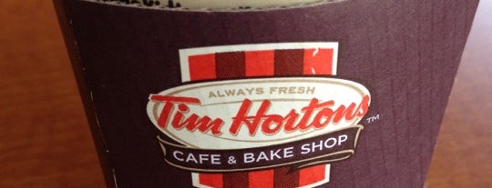 Tim Hortons is one of Ashleyさんのお気に入りスポット.
