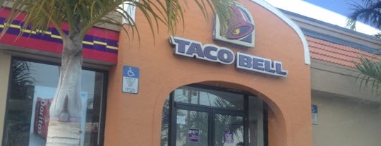 Taco Bell is one of Lugares favoritos de Autumn.