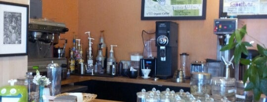 Moby's Coffee & Tea Company is one of สถานที่ที่บันทึกไว้ของ Lau.