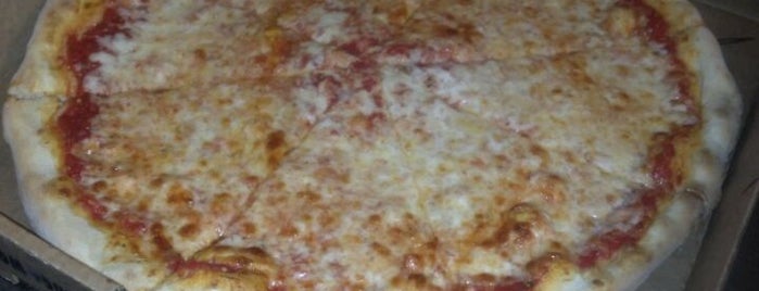 Junior's Pizza & More is one of Dave: сохраненные места.