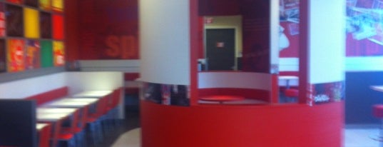 KFC is one of Lugares favoritos de Ronald.