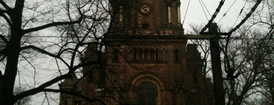 Zionskirche is one of fav parks'n'places in bln.