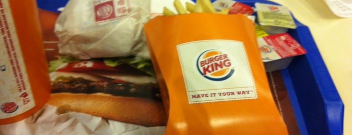 Burger King is one of Locais curtidos por Çiğdem 🐞🍃🐞.