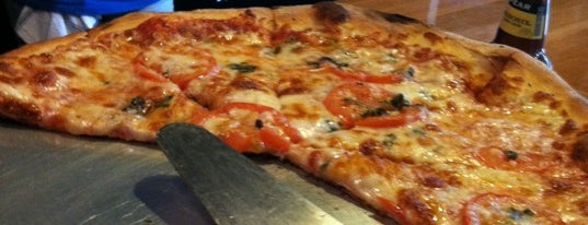 Shorty's Pizza Shack is one of Posti salvati di William.
