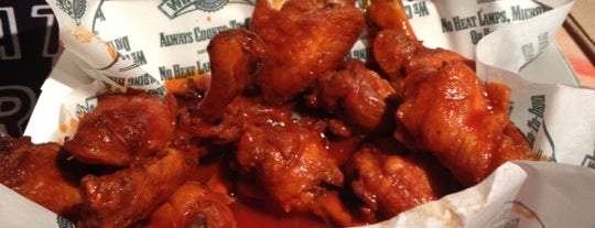 Wingstop is one of Davidさんのお気に入りスポット.
