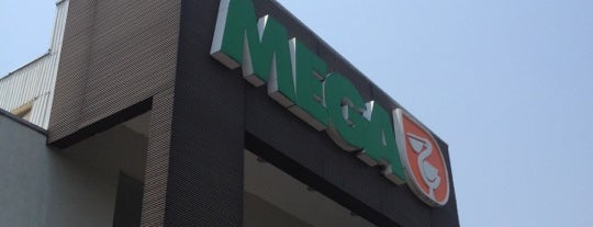 Mega Comercial Mexicana is one of Locais curtidos por Lukimia.